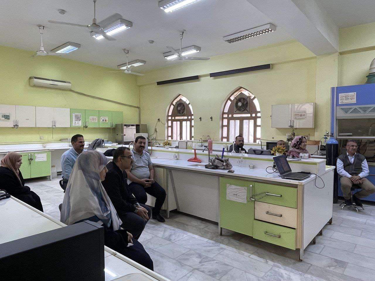 Read more about the article جامعة كربلاء تنظم دورة تدريبية حول مبادئ السلامة الكيمياوية