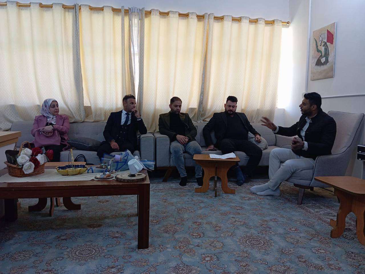 Read more about the article تدريسيون وطلبة من كلية التربية البدنية ـ جامعة كربلاء يزورون دار الأيتام في كربلاء