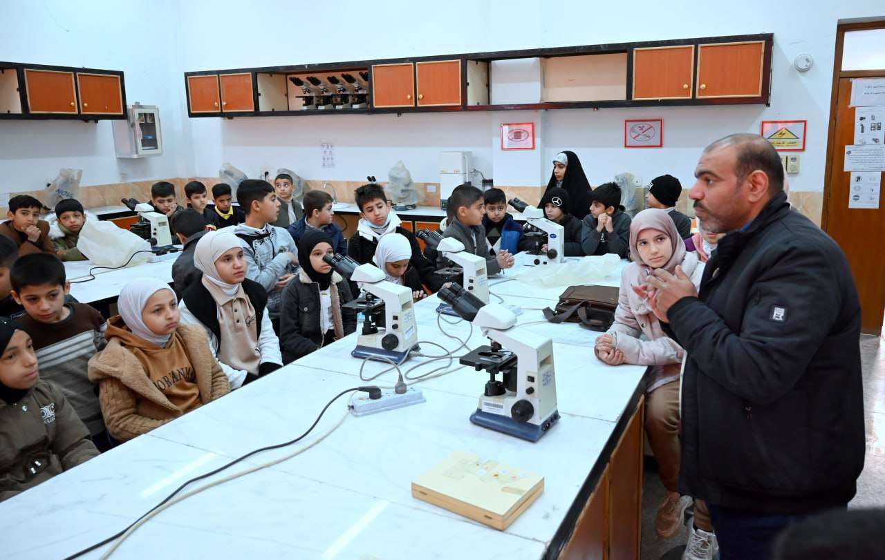 Read more about the article كلية الطب البيطري تستقبل تلاميذ مدرسة ذات العماد الابتدائية