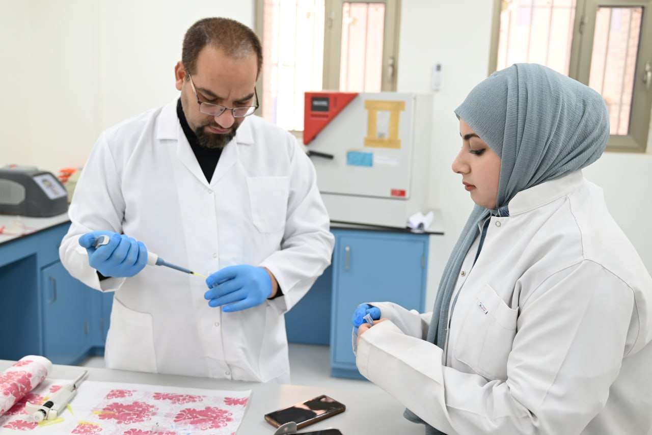 Read more about the article جامعة كربلاء تنظم دورة تدريبية عن تضخيم الحامض النووي (PCR)