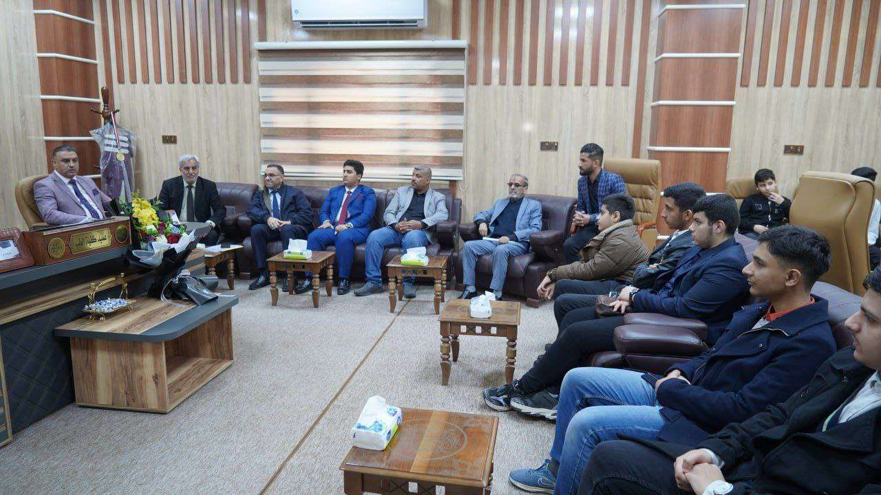 Read more about the article كلية الطب في جامعة كربلاء تستضيف ثانوية إيثار المهدي للمتميزين