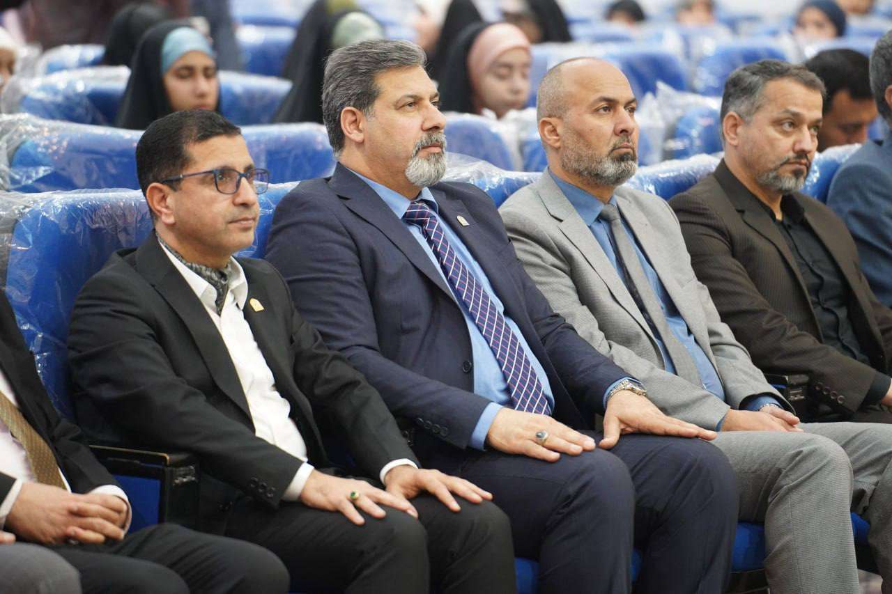 Read more about the article جامعة كربلاء مع العتبة العباسية تكرم الطالبات المرتديات للعباءة العراقية