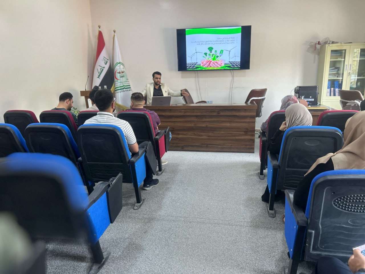 Read more about the article ورشة عمل في جامعة كربلاء حول الطاقة النظيفة والمتجددة