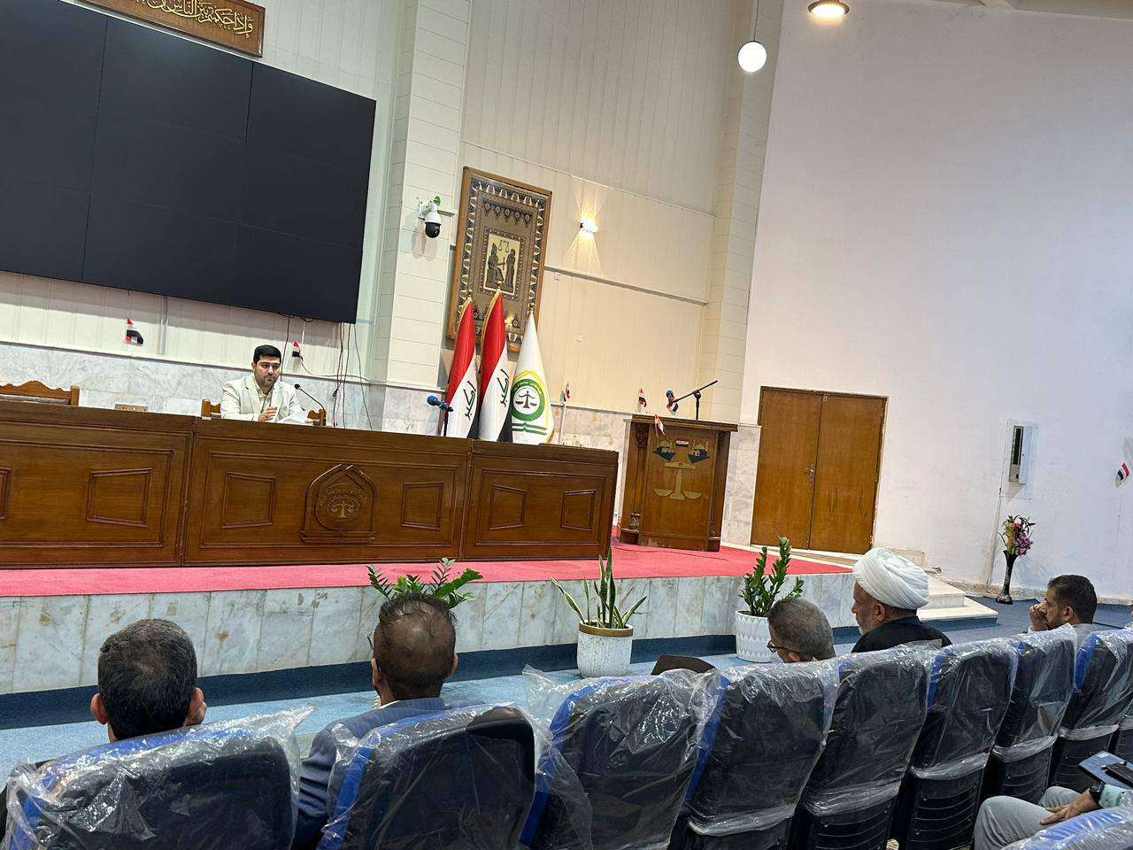 You are currently viewing جامعة كربلاء تنظم محاضرة حول القضاء على الفقر