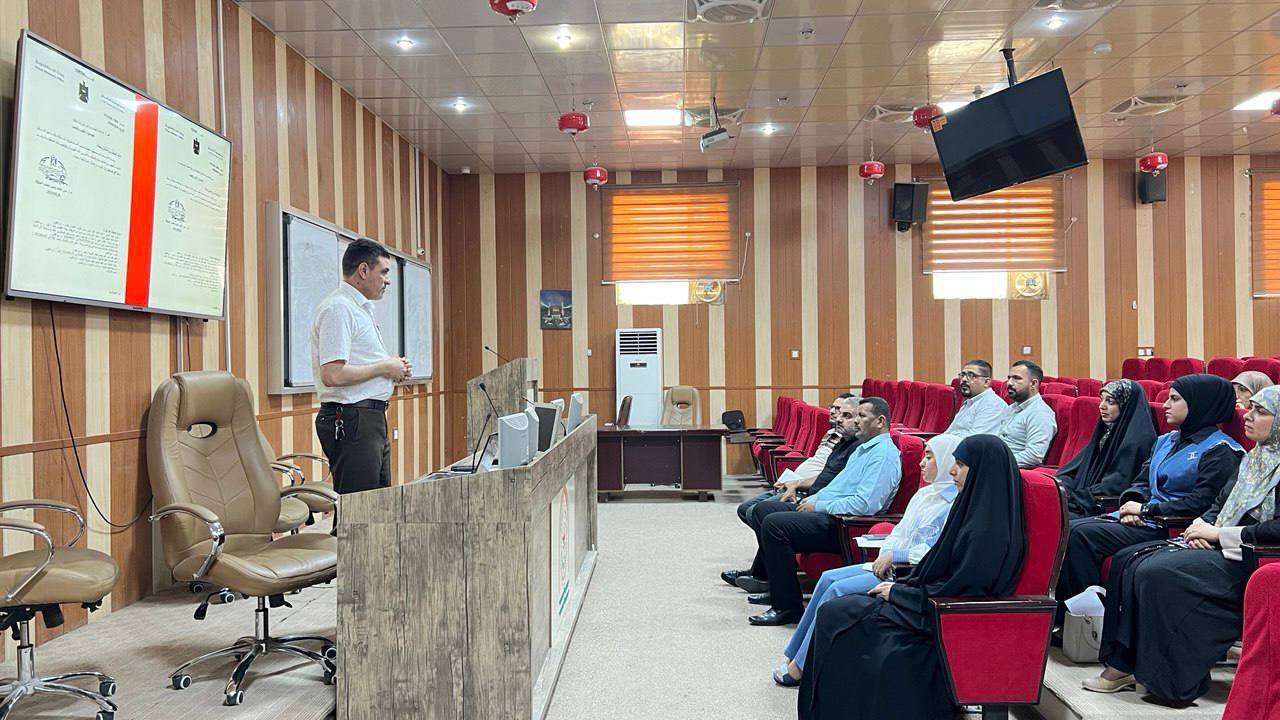 Read more about the article جامعة كربلاء تنظم دورة تدريبية عن الأخبار الزائفة وتأثيرها على المتلقي
