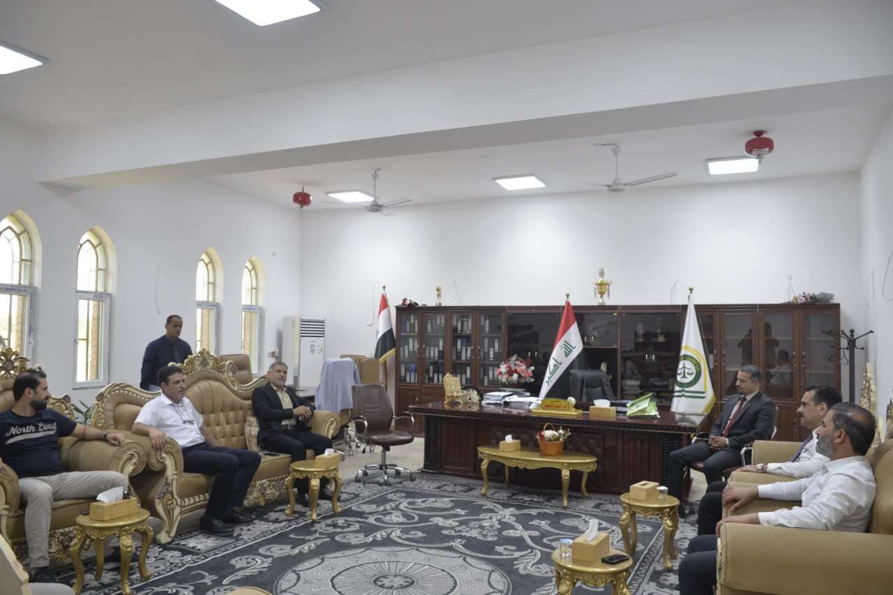 Read more about the article نقابة الصحفيين تكرّم أكاديميين من جامعة كربلاء لجهودهم في إنجاح امتحان كفاءة الصحفيين