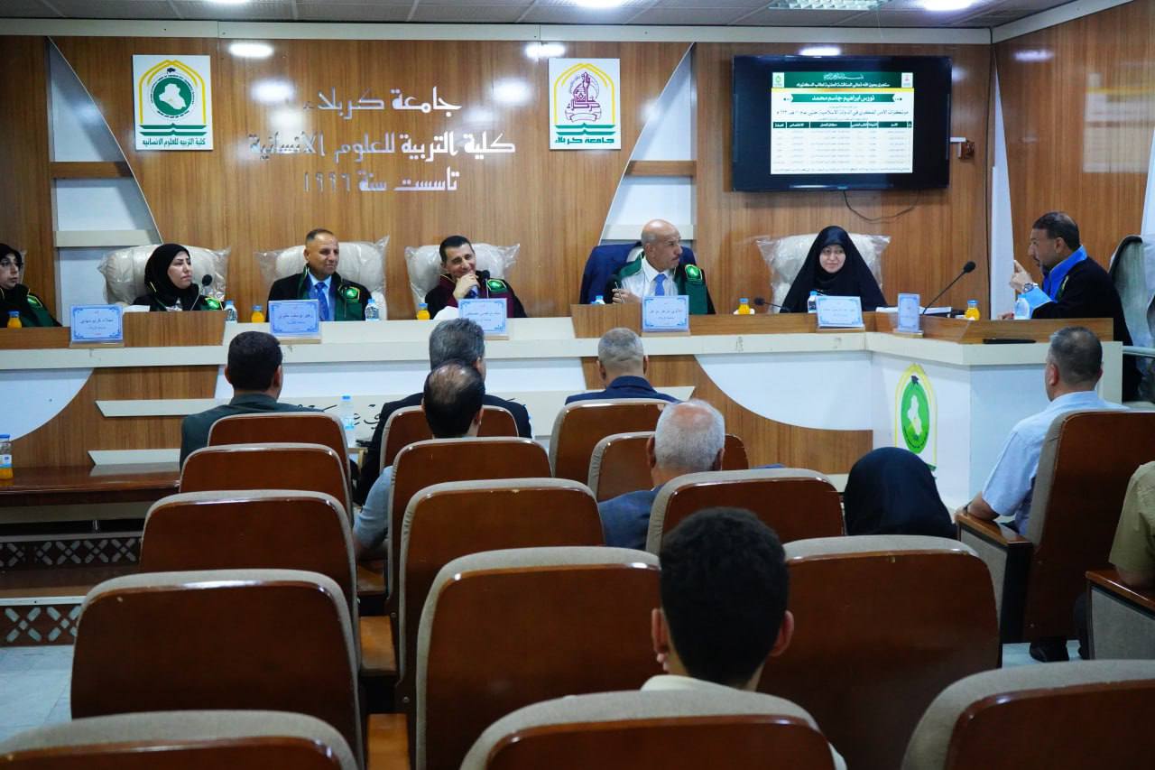 Read more about the article رئيس الجامعة يحضر مناقشة أطروحة دكتوراه في كلية التربية للعلوم الإنسانية