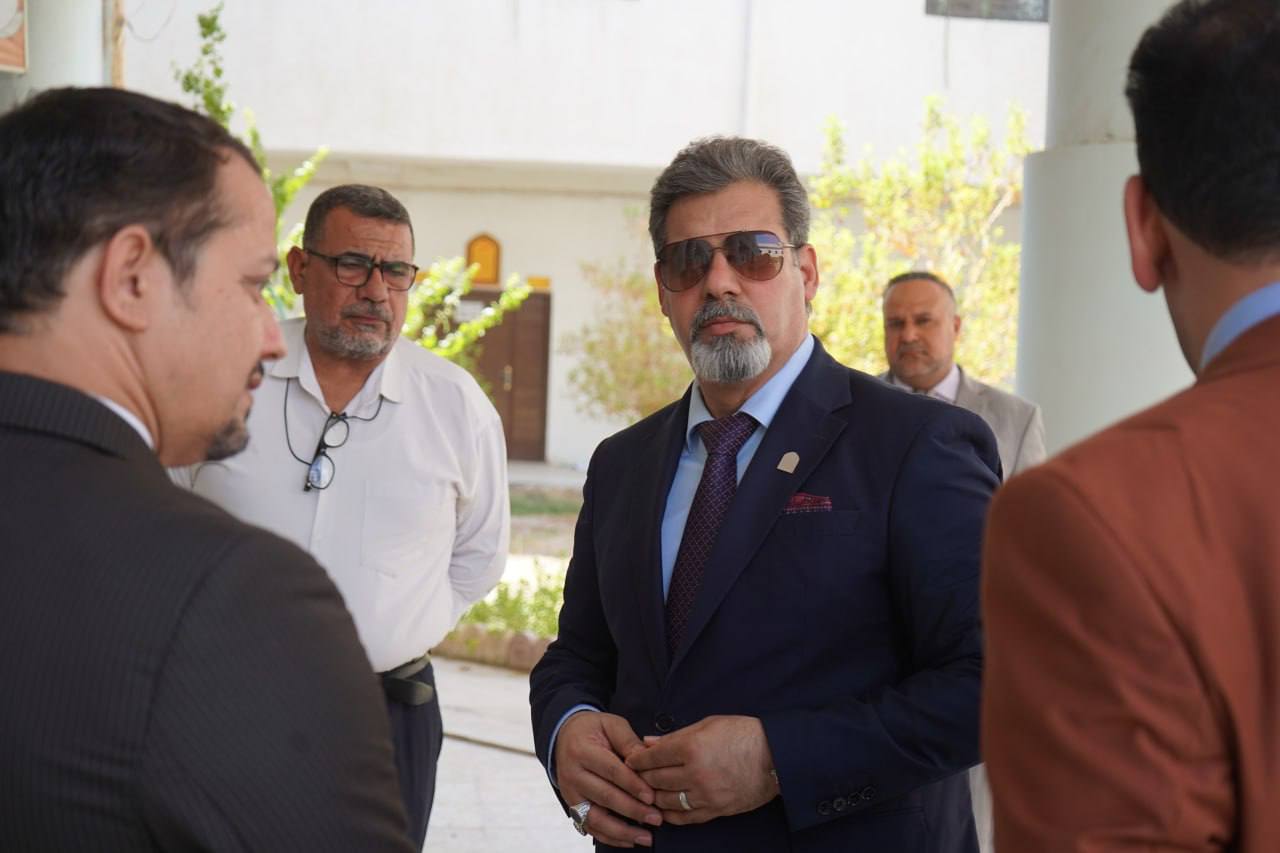 Read more about the article رئيس الجامعة يتفقد مرافق كلية القانون ويطلع على عمليات إعادة التأهيل