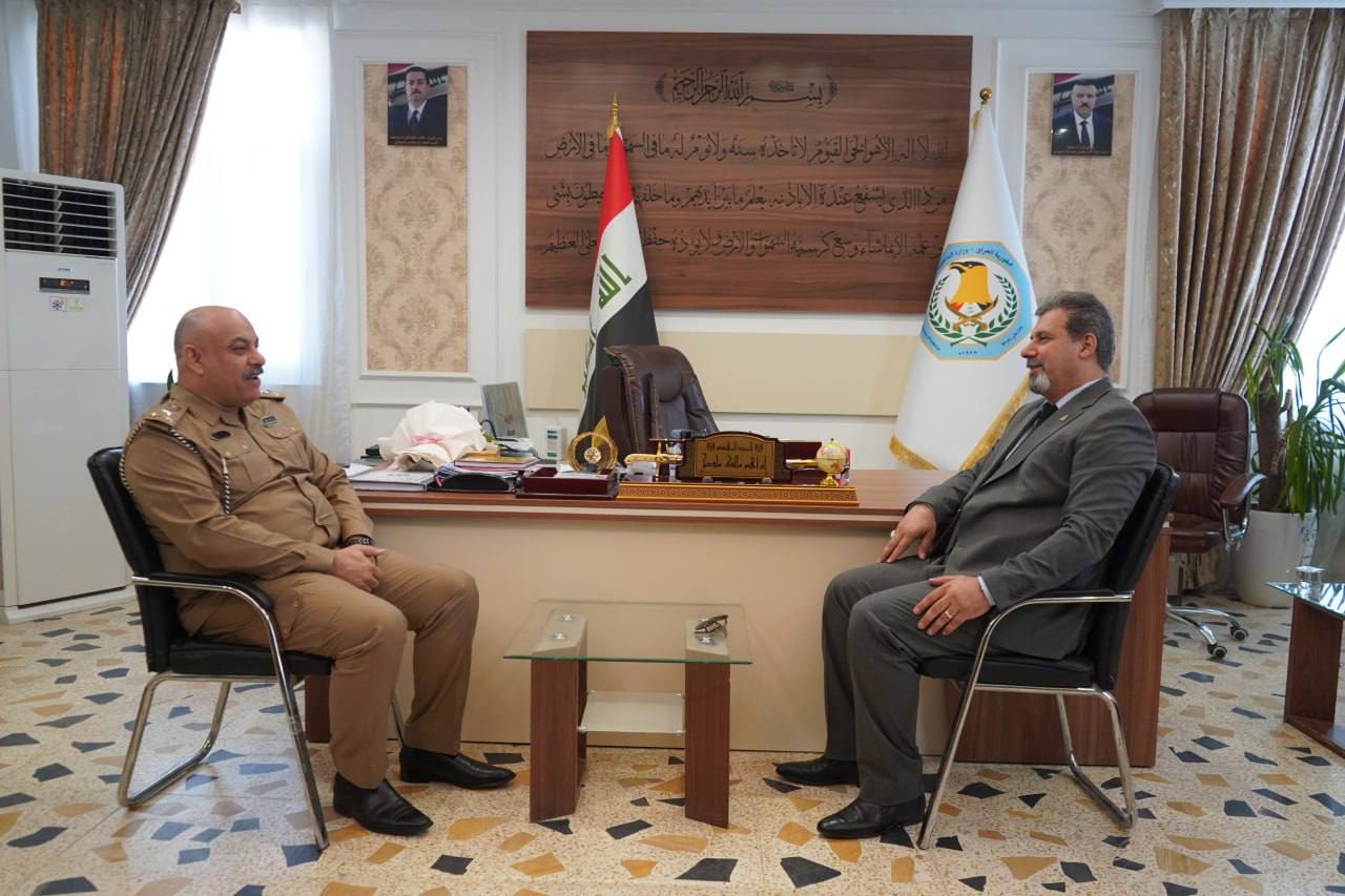 Read more about the article رئيس الجامعة يبحث آلية التعاون المشترك مع قسم الإقامة في المحافظة