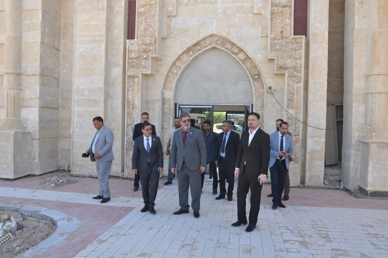 Read more about the article رئيس الجامعة يتابع أعمال إعادة تأهيل البوابة الرئيسية ويوجّه بتسريع الإنجاز