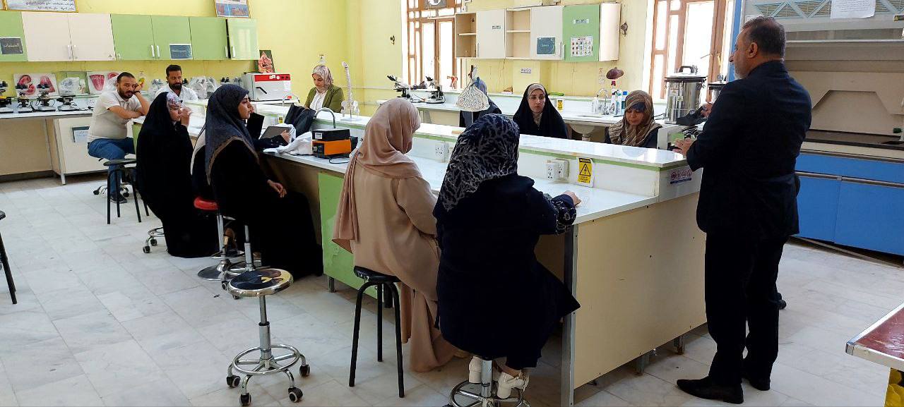 Read more about the article جامعة كربلاء تنظم دورة حول الاستخدام الآمن للأجهزة المختبرية