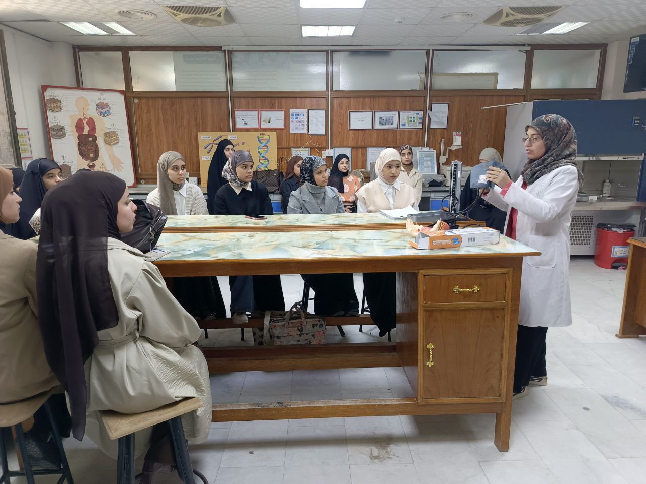 Read more about the article جامعة كربلاء تنظم دورة تدريبية حول كيفية قياس الضغط والسكر