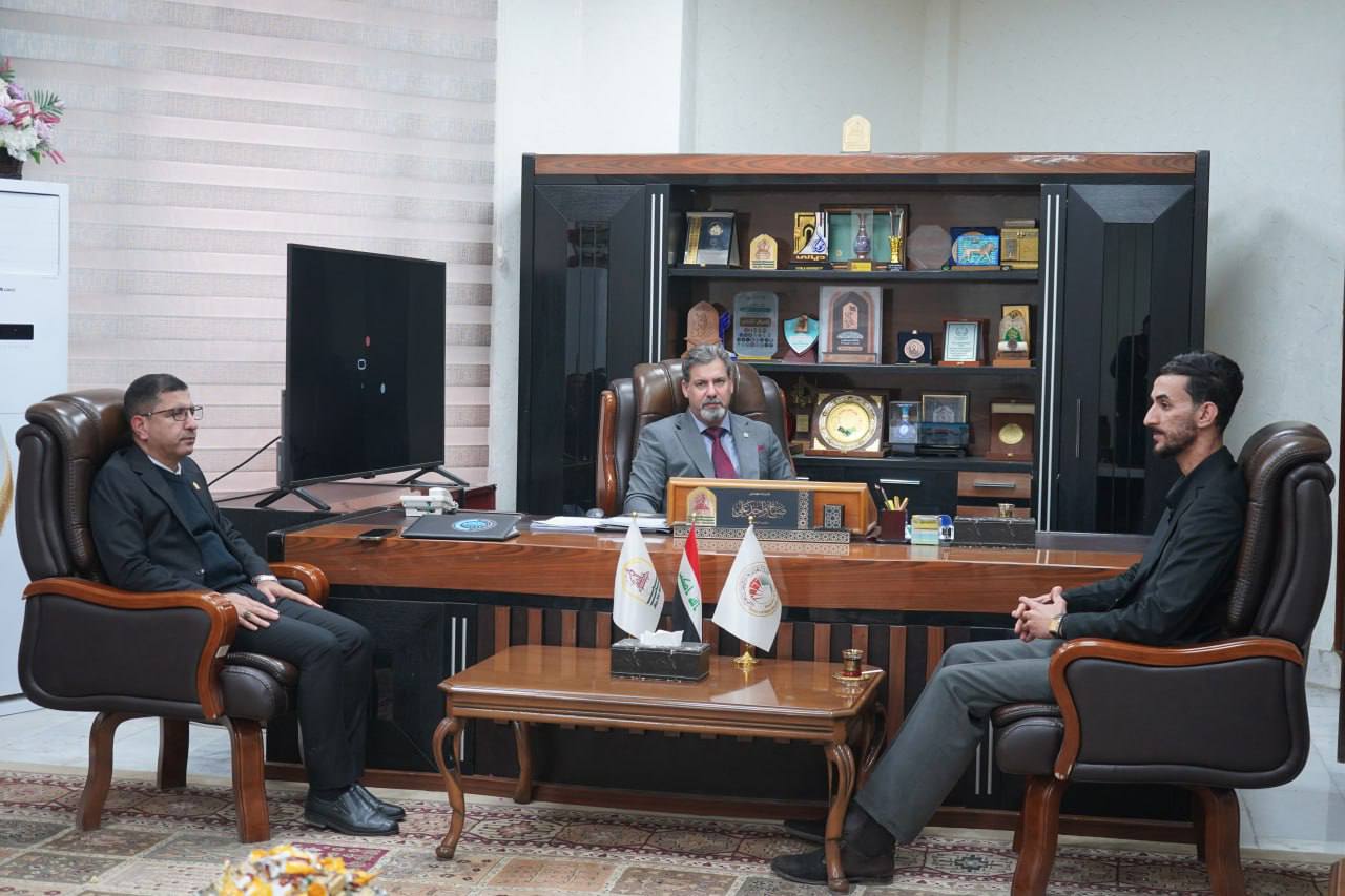 Read more about the article رئيس الجامعة يلتقي عدد من طلبة الاقسام الداخلية ويشدد على تعزيز التواصل المباشر معهم