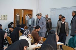 Read more about the article رئيس الجامعة يتابع سير الامتحانات الفصلية في كلية العلوم