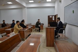 Read more about the article جامعة كربلاء تنظم ورشة علمية عن أسباب ونتائج التطرف العنيف