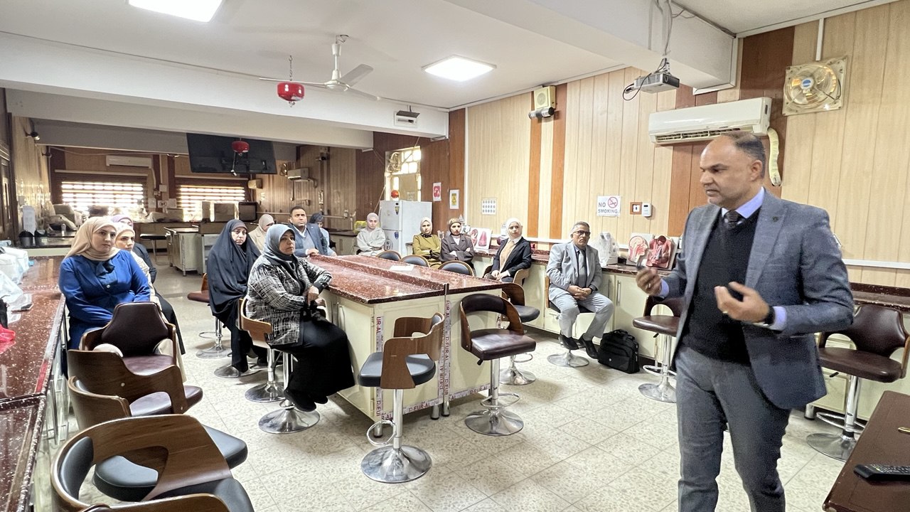 Read more about the article جامعة كربلاء تنظم دورة علمية حول اليقظة الدوائية