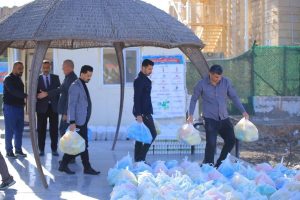 Read more about the article كلية الهندسة في جامعة كربلاء توزع وجبات الإفطار على طلبة الأقسام الداخلية