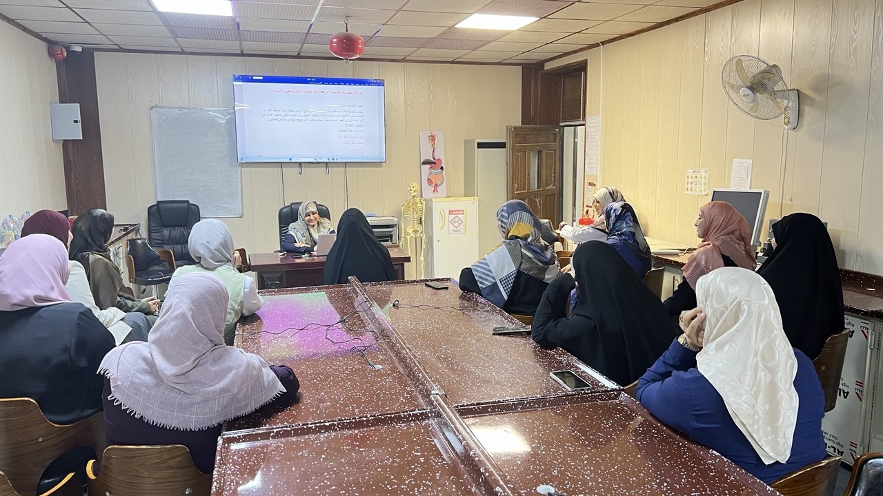 Read more about the article ورشة توعوية بكلية الصيدلة حول دور المرأة في مواجهة التغيرات المناخية